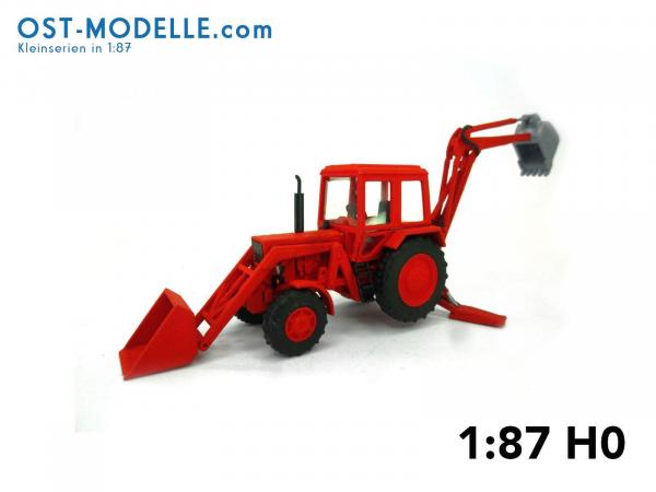 Traktorbagger MTS-82 Frontlader – rot Arbeitsstellung Arm oben